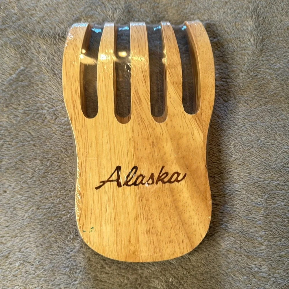 NWT Alaskan Bear Claw Wood Pasta and Salad Server